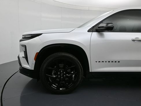 Certified 2024 Chevrolet Traverse RS w/ LPO, Floor Liner Package image 10