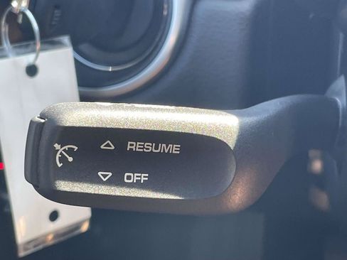 Used 2025 Porsche 718 Cayman RWD image 19