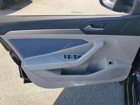 New 2026 Volkswagen Jetta SE FWD image 12