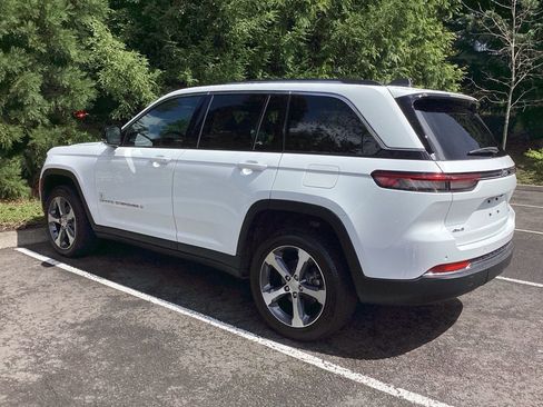Used 2023 Jeep Grand Cherokee Limited w/ Trailer Tow Prep Group (B) AWD/4WD image 9