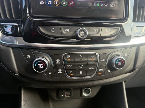 Used 2020 Chevrolet Traverse High Country image 15