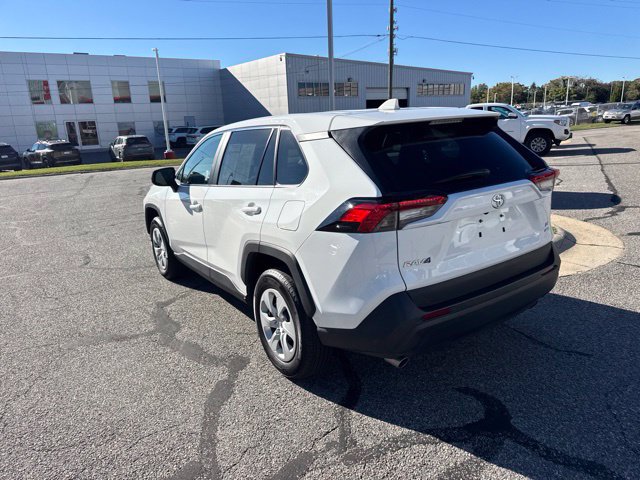 Used 2025 Toyota RAV4 LE AWD/4WD image 9