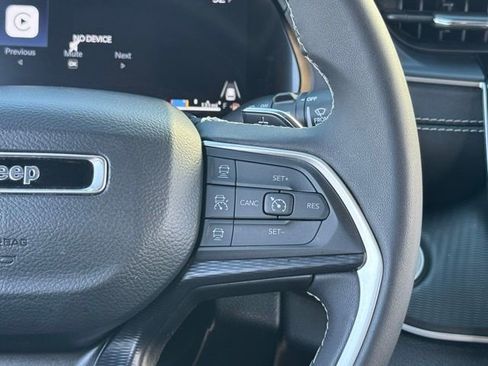 Used 2025 Jeep Grand Cherokee Laredo X w/ Trailer Tow Package image 17