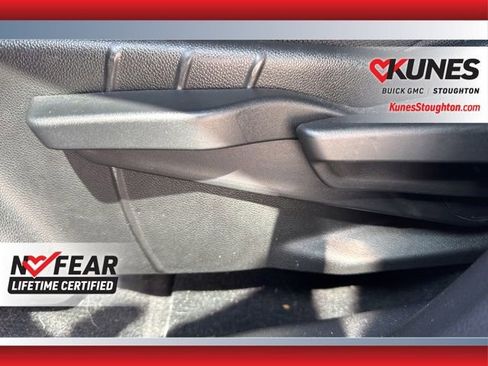 Used 2025 Chevrolet Equinox LT image 31