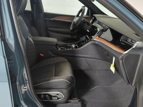 New 2026 Jeep Grand Cherokee L Summit AWD/4WD image 13