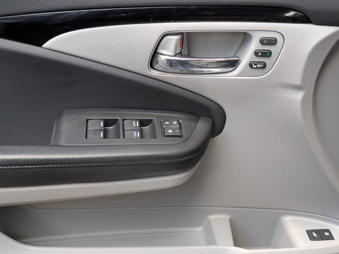Used 2016 Honda Pilot Touring image 16