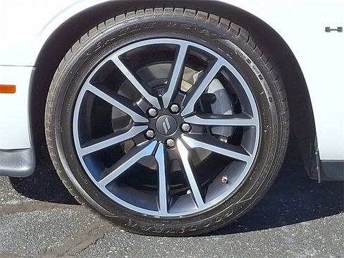 Used 2022 Dodge Challenger R/T w/ Plus Package image 8