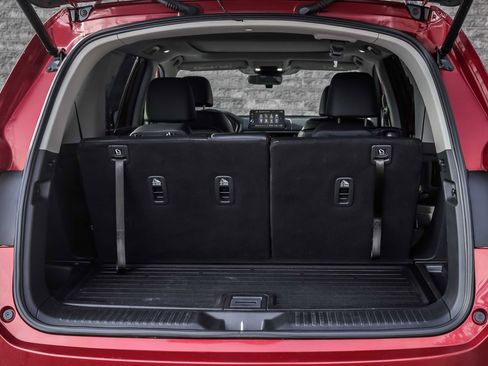 Used 2025 Honda Pilot Touring image 17