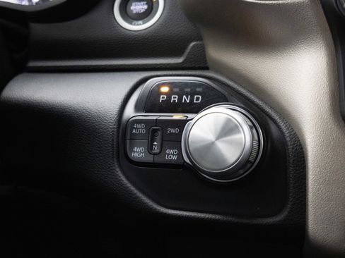 Used 2019 RAM 1500 Laramie image 33