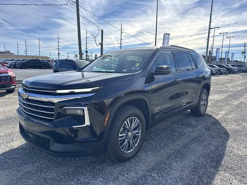 New 2026 Chevrolet Traverse LT w/ Driver Confidence Package image 3