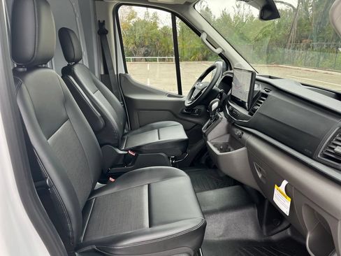 New 2026 Ford Transit 250 148 Medium Roof RWD image 27