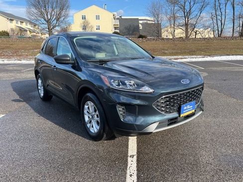 Used 2022 Ford Escape SE w/ Convenience Package image 1