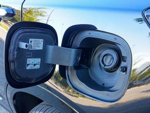 Used 2024 Cadillac XT5 Premium Luxury image 9