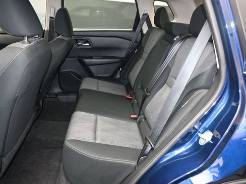 Used 2025 Nissan Rogue SV FWD image 15