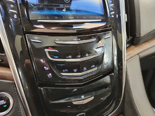 Used 2017 Cadillac Escalade Luxury AWD/4WD image 21