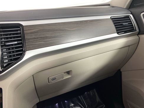 Used 2023 Volkswagen Atlas SE AWD/4WD image 30