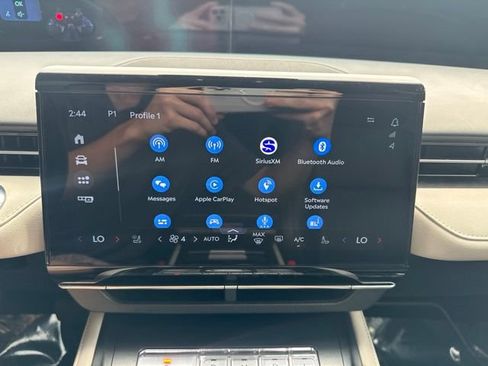 Used 2024 Lincoln Nautilus Reserve AWD/4WD image 43