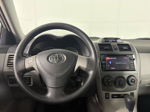 Used 2013 Toyota Corolla LE image 13