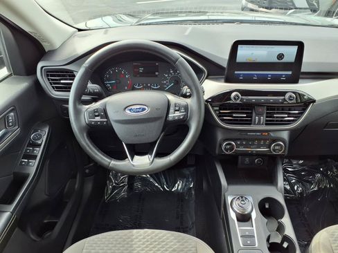 Used 2021 Ford Escape SE w/ Convenience Package FWD image 2