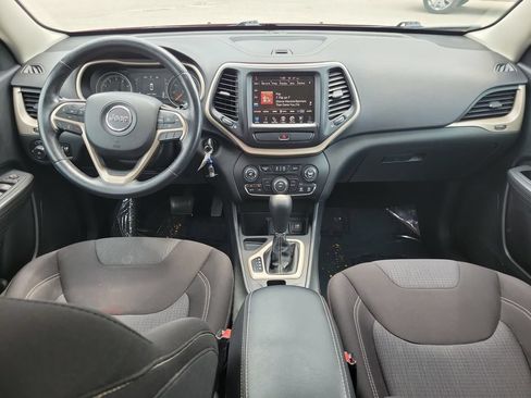 Used 2015 Jeep Cherokee Latitude FWD image 11