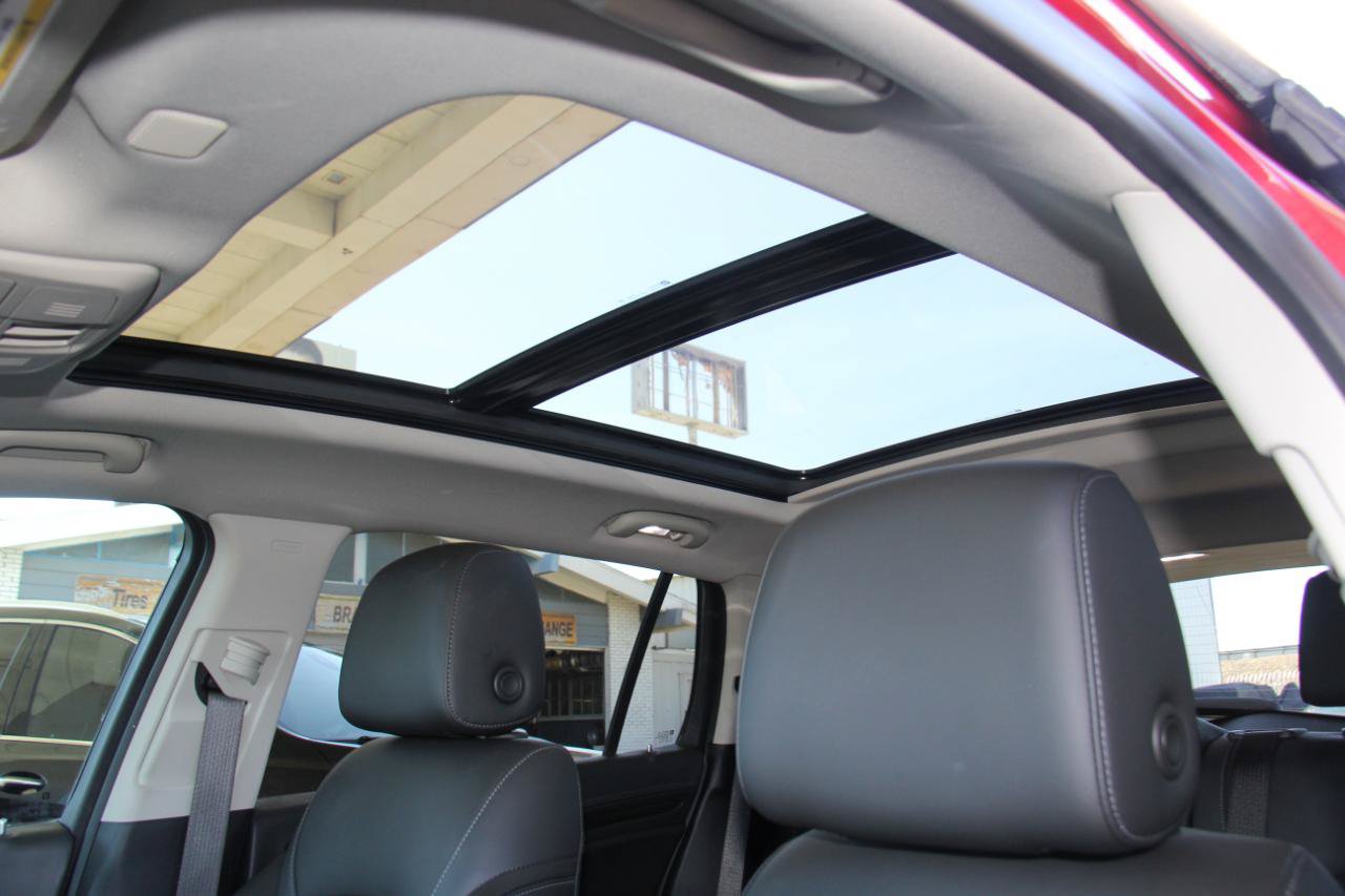 Used 2020 Buick Envision Essence w/ Experience Buick Package FWD image 23