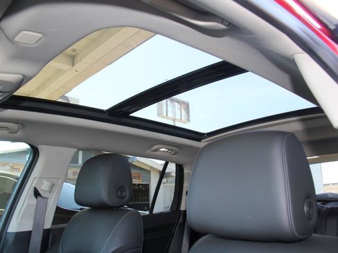 Used 2020 Buick Envision Essence w/ Experience Buick Package FWD image 23