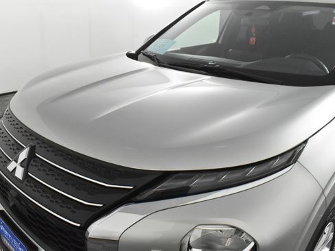 Used 2024 Mitsubishi Outlander ES image 12