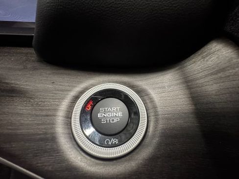 Used 2023 Jeep Grand Cherokee Limited w/ Luxury Tech Group II AWD/4WD image 20