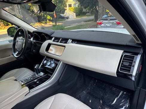 Used 2017 Land Rover Range Rover Sport HSE AWD/4WD image 27