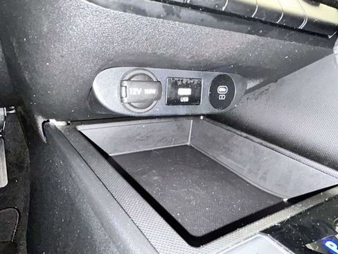 Certified 2025 Hyundai Elantra SE FWD image 19