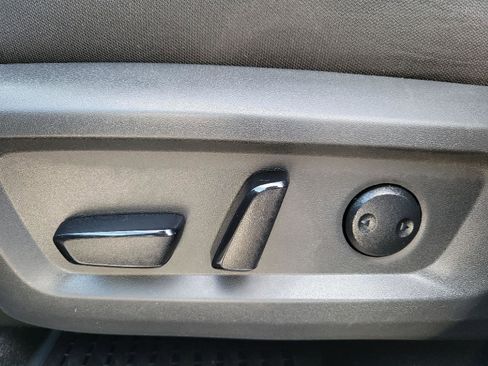 Used 2023 Nissan Rogue SV image 8