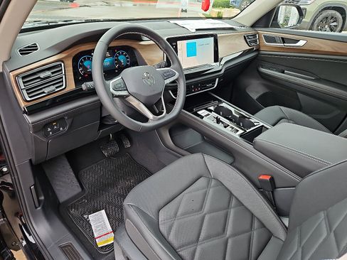 New 2026 Volkswagen Atlas SE image 12