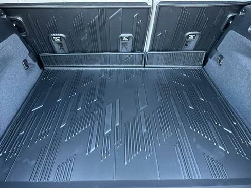 New 2026 Cadillac Lyriq Premium Luxury image 15