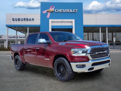 Used 2019 RAM 1500 Laramie AWD/4WD image 3