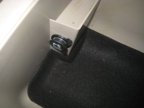 Used 2016 Chrysler Town & Country Touring-L image 17