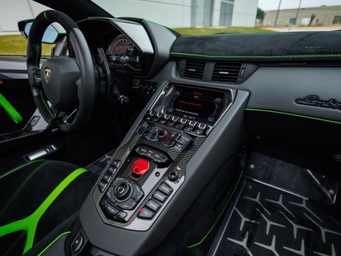 Used 2021 Lamborghini Aventador SVJ image 72
