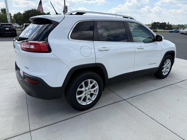 Used 2016 Jeep Cherokee Latitude AWD/4WD image 8