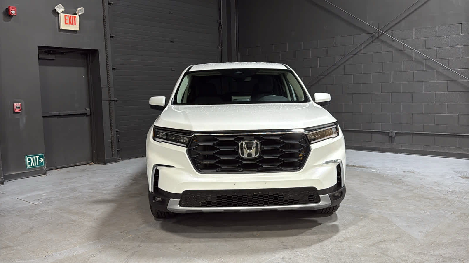 Used 2025 Honda Pilot EX-L image 2