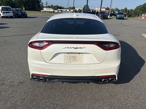 Used 2018 Kia Stinger Premium RWD image 7