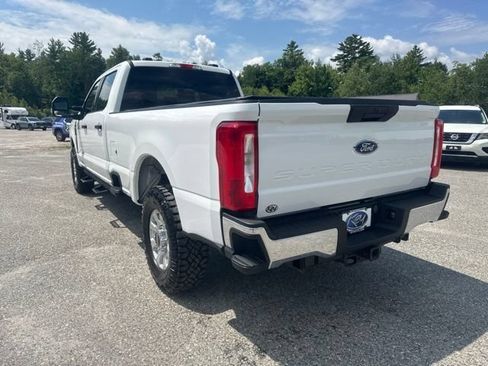 Used 2023 Ford F250 XLT AWD/4WD image 4