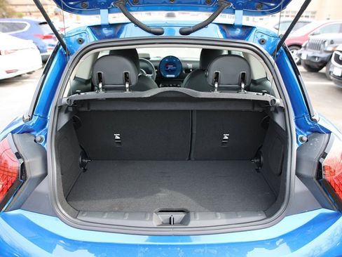 Used 2025 MINI Cooper 2-Door Hardtop image 11