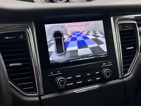 Used 2017 Porsche Macan S image 21