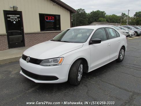 Used 2014 Volkswagen Jetta S image 3