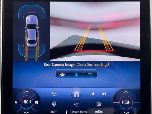 Certified 2025 Mercedes-Benz C 300 4MATIC Sedan image 21