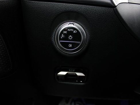 New 2025 Mercedes-Benz C 300 4MATIC Sedan image 25