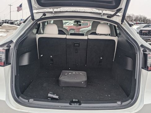 Used 2021 Tesla Model Y Long Range image 15