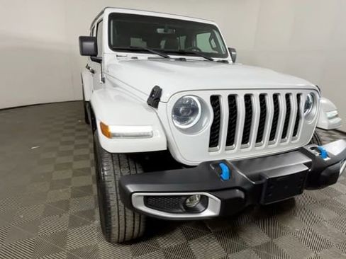 Used 2023 Jeep Wrangler Unlimited Sahara w/ Cold Weather Group AWD/4WD image 13