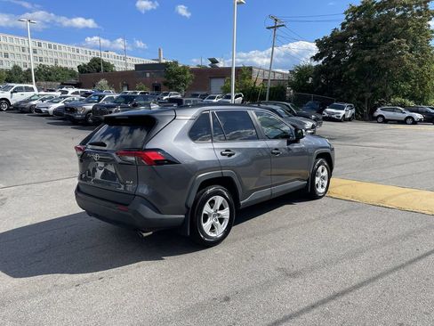 Used 2019 Toyota RAV4 XLE w/ Convenience Package AWD/4WD image 8
