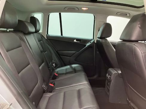 Used 2013 Volkswagen Tiguan SE image 37
