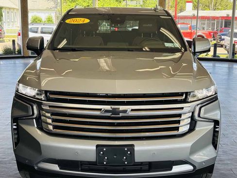 Used 2024 Chevrolet Suburban High Country AWD/4WD image 19